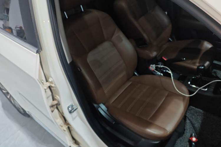 Used BAIC Weiwang S50 2016 1.5T Manual Lede Premium Edition Right Front Seat