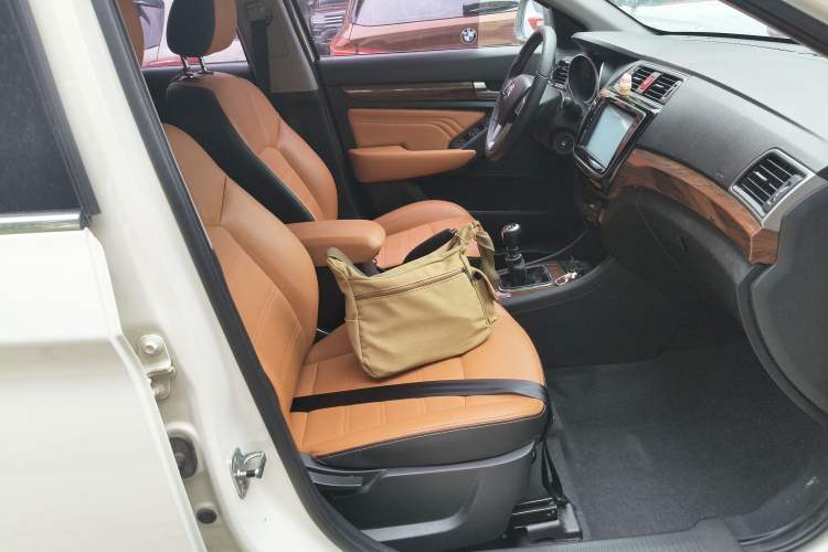 Used BAIC Weiwang S50 2016 1.5T Manual Happy Motion Superior Edition Right Front Seat