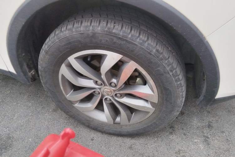 Used BAIC Weiwang S50 2016 1.5T CVT Joyful Premium Edition Right Front Wheel Hub