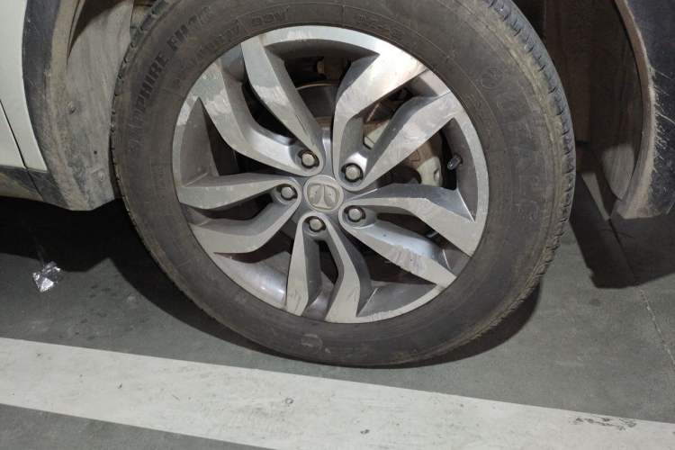 Used BAIC Weiwang S50 2016 1.5T Manual Lede Flagship Edition Right Front Wheel Hub