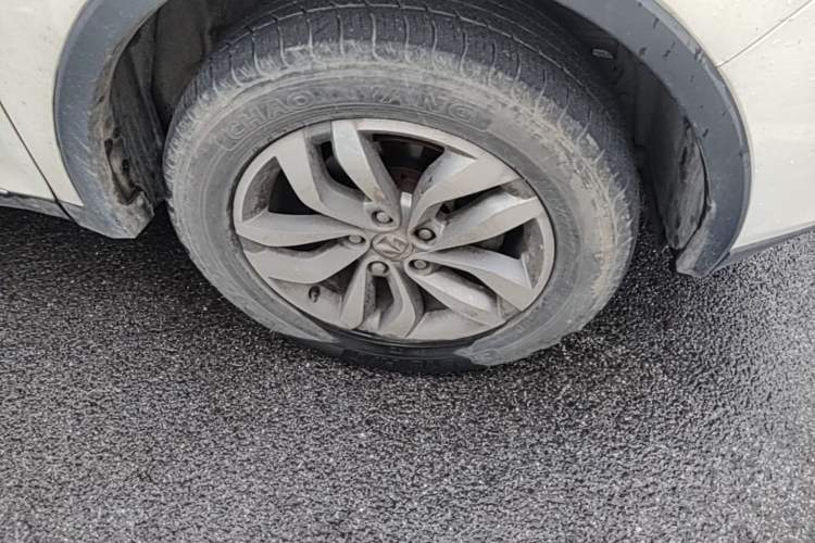 Used BAIC Weiwang S50 2016 1.5T Manual Lede Premium Edition Right Front Wheel Hub