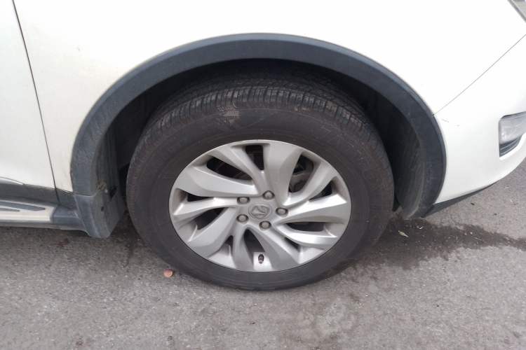 Used BAIC Weiwang S50 2016 1.5T CVT Joyful Luxury Model Right Front Wheel Hub