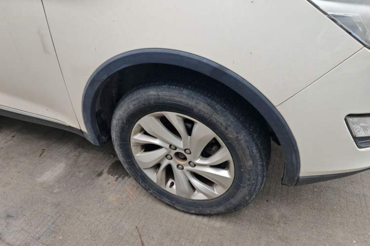 Used BAIC Weiwang S50 2016 1.5T CVT Joyful Luxury Model Right Front Wheel Hub