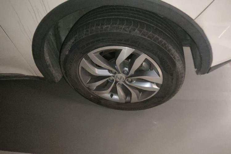 Used BAIC Weiwang S50 2016 1.5T CVT Joyful Premium Edition Right Front Wheel Hub