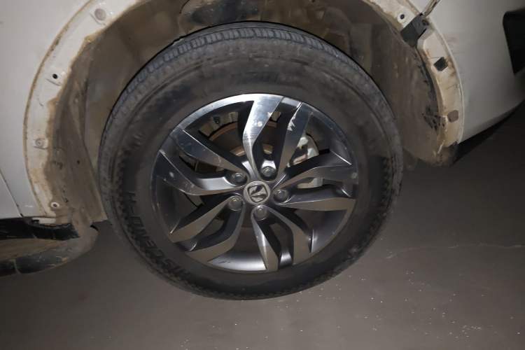Used BAIC Weiwang S50 2016 1.5T Manual Joyful Premium Edition Right Front Wheel Hub