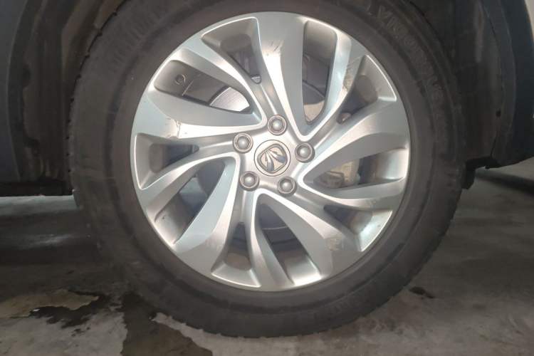 Used BAIC Weiwang S50 2016 1.5T Manual Joyful Comfort Model Right Front Wheel Hub