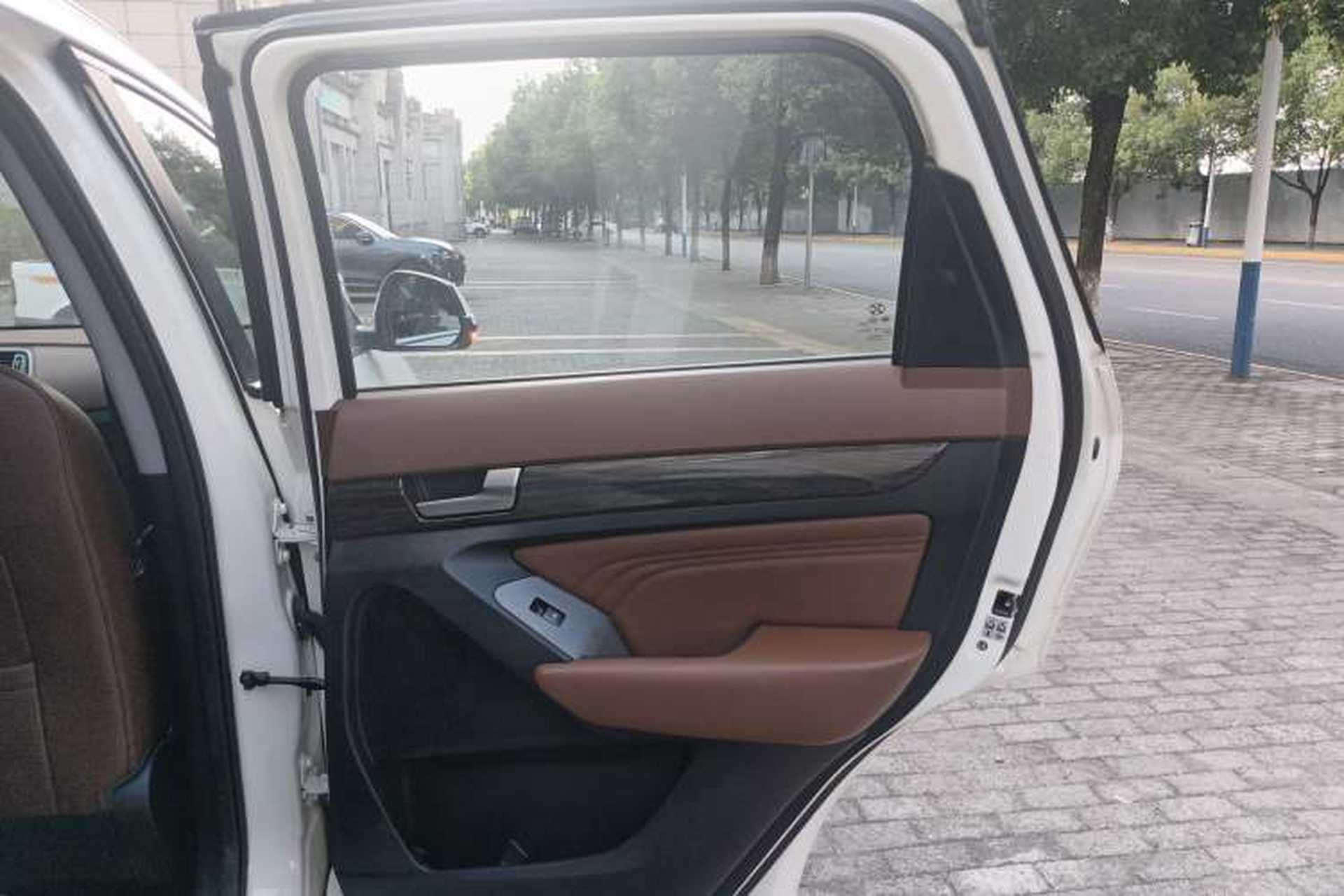 Used BAIC Weiwang S50 2016 1.5T CVT Joyful Luxury Model Right Rear Door Interior