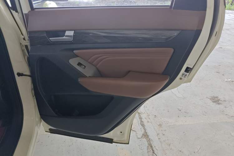 Used BAIC Weiwang S50 2016 1.5T CVT Joyful Premium Edition Right Rear Door Interior