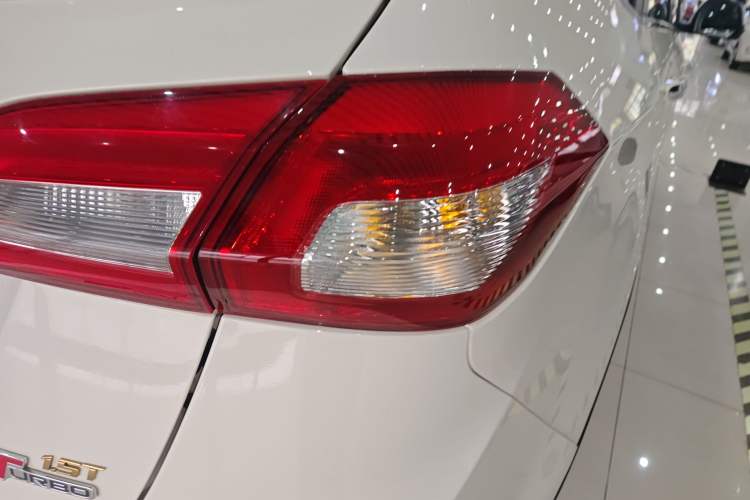 Used BAIC Weiwang S50 2016 1.5T Manual Lede Flagship Edition Right Rear Taillight