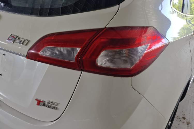 Used BAIC Weiwang S50 2016 1.5T CVT Joyful Premium Edition Right Rear Taillight