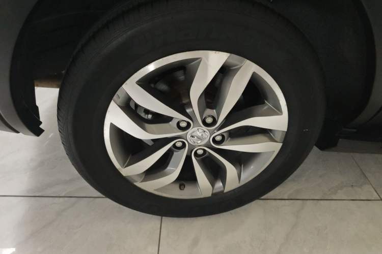 Used BAIC Weiwang S50 2016 1.5T Manual Lede Premium Edition Right Rear Wheel Hub