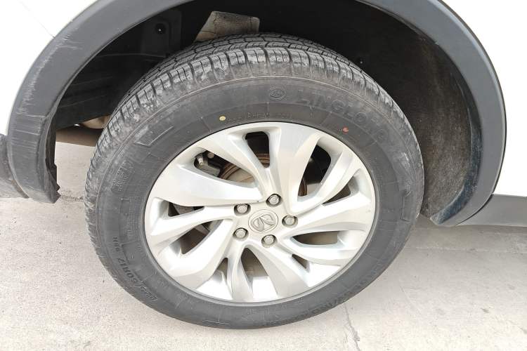 Used BAIC Weiwang S50 2016 1.5T CVT Joyful Luxury Model Right Rear Wheel Hub