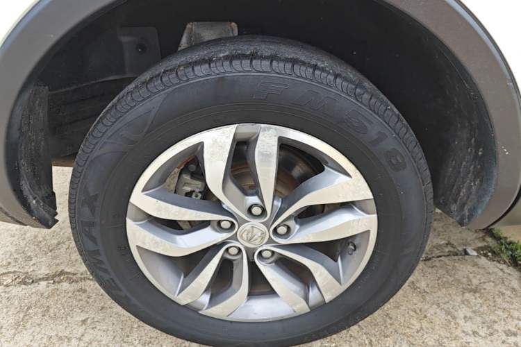 Used BAIC Weiwang S50 2016 1.5T CVT Joyful Premium Edition Right Rear Wheel Hub