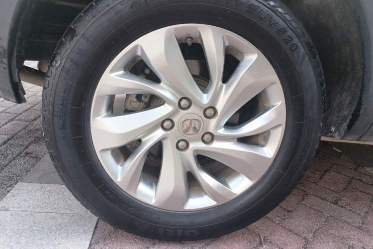 Used BAIC Weiwang S50 2016 1.5T CVT Joyful Luxury Model Right Rear Wheel Hub