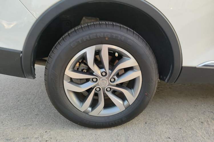 Used BAIC Weiwang S50 2016 1.5T Manual Joyful Premium Edition Right Rear Wheel Hub