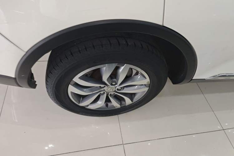 Used BAIC Weiwang S50 2016 1.5T Manual Lede Flagship Edition Right Rear Wheel Hub