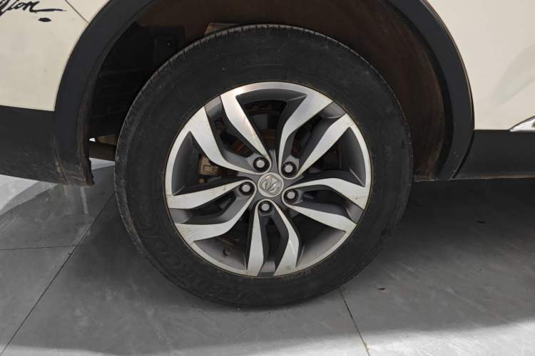 Used BAIC Weiwang S50 2016 1.5T Manual Lede Premium Edition Right Rear Wheel Hub