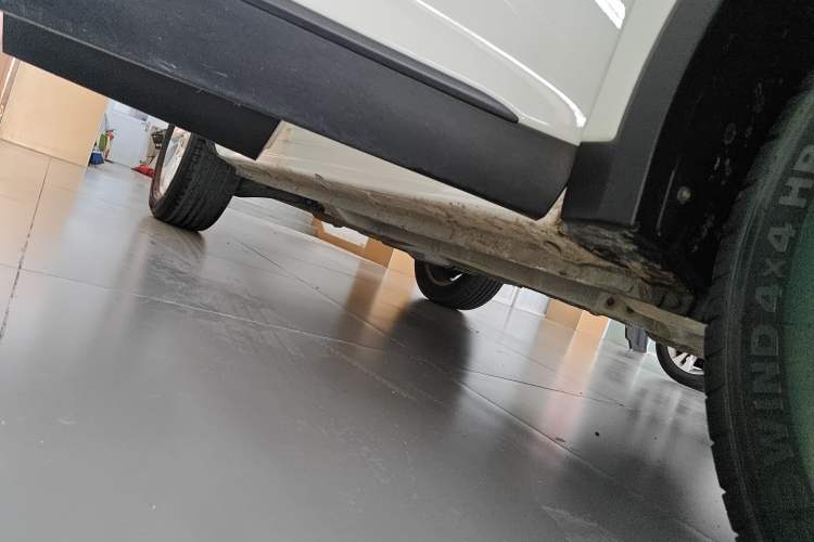 Used BAIC Weiwang S50 2016 1.5T Manual Joyful Elite Edition Right Side Sill
