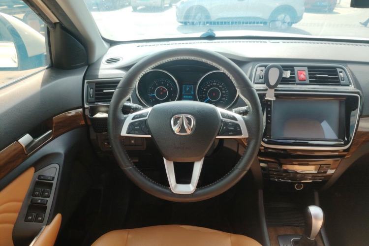 Used BAIC Weiwang S50 2016 1.5T CVT Joyful Premium Edition Steering Wheel