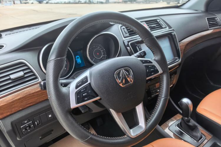 Used BAIC Weiwang S50 2016 1.5T CVT Joyful Premium Edition Steering Wheel