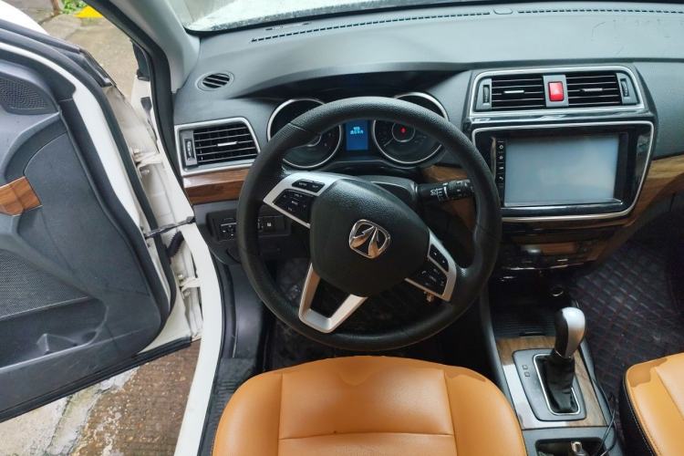 Used BAIC Weiwang S50 2016 1.5T CVT Joyful Elite Edition Steering Wheel
