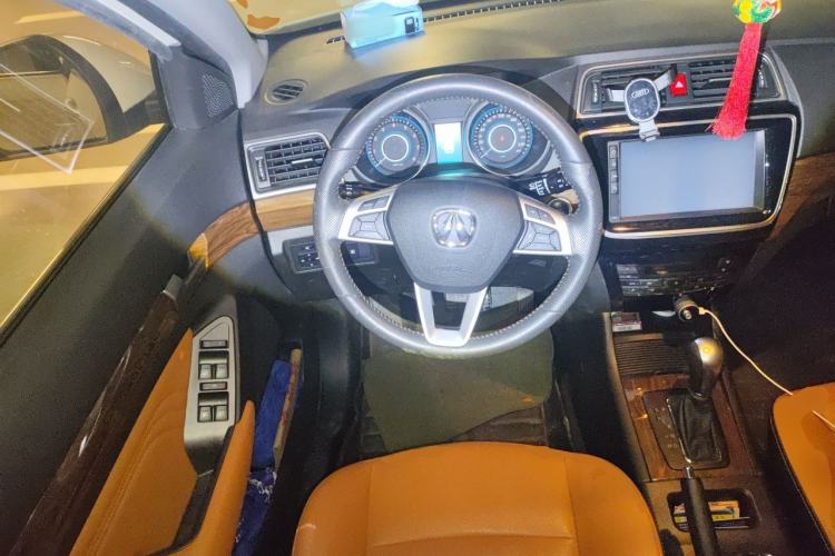 Used BAIC Weiwang S50 2016 1.5T CVT Joyful Premium Edition Steering Wheel