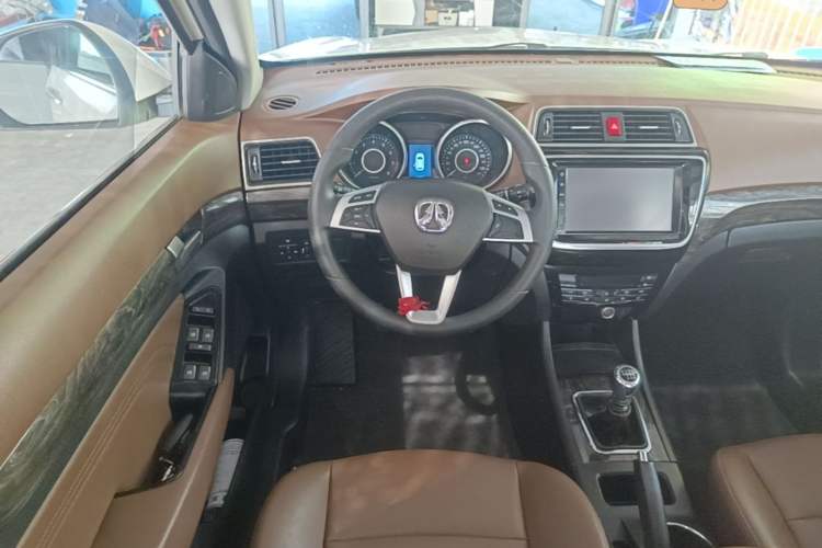 Used BAIC Weiwang S50 2016 1.5T Manual Joyful Luxury Edition Steering Wheel