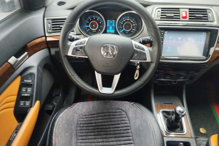 Used BAIC Weiwang S50 2016 1.5T Manual Joyful Elite Edition Steering Wheel