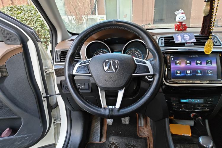 Used BAIC Weiwang S50 2016 1.5T Manual Joyful Luxury Edition Steering Wheel