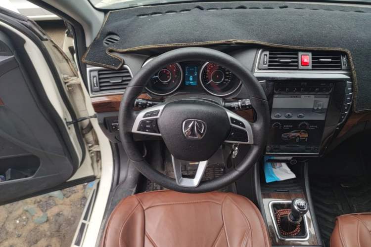 Used BAIC Weiwang S50 2016 1.5T Manual Joyful Comfort Model Steering Wheel