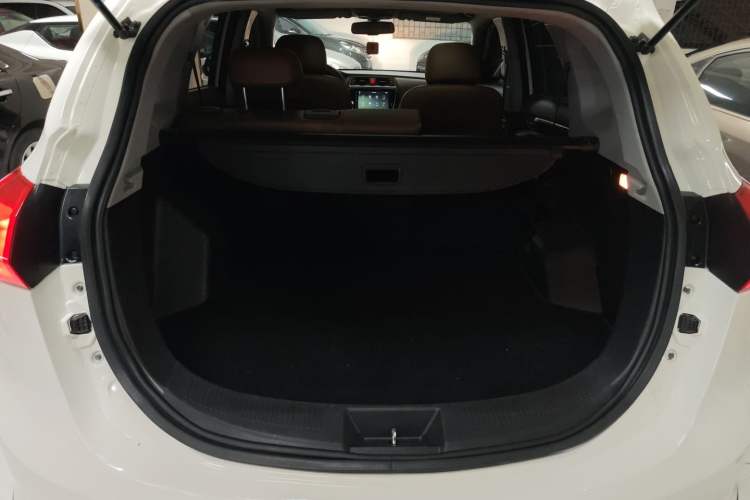 Used BAIC Weiwang S50 2016 1.5T Manual Lede Premium Edition Trunk