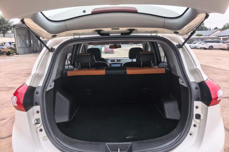 Used BAIC Weiwang S50 2016 1.5T CVT Joyful Premium Edition Trunk