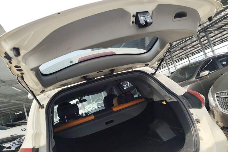 Used BAIC Weiwang S50 2016 1.5T Manual Joyful Elite Edition Trunk