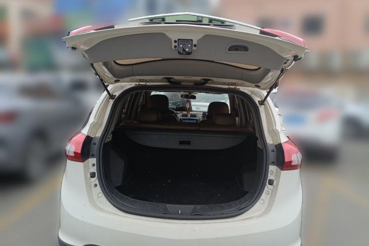 Used BAIC Weiwang S50 2016 1.5T CVT Joyful Luxury Model Trunk