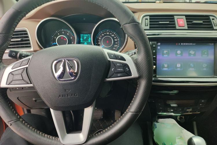 Used BAIC Weiwang S50 2016 1.5T CVT Joyful Premium Edition Center Console