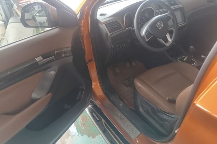 Used BAIC Weiwang S50 2016 1.5T Manual Joyful Luxury Edition Driver Seat