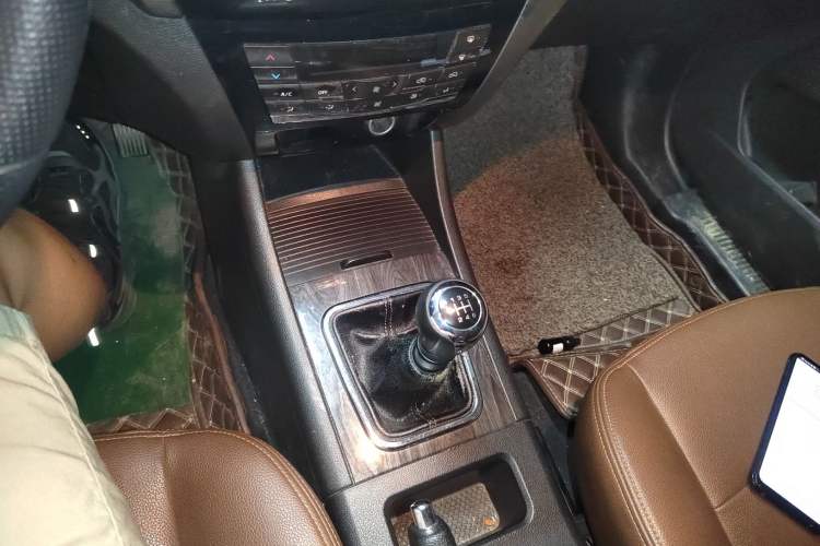 Used BAIC Weiwang S50 2016 1.5T Manual Joyful Luxury Edition Gear Lever
