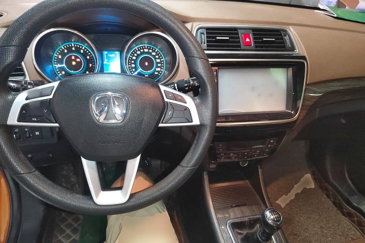 Used BAIC Weiwang S50 2016 1.5T Manual Joyful Luxury Edition Interior 2
