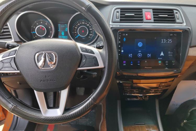 Used BAIC Weiwang S50 2016 1.5T Manual Joyful Comfort Model Interior 2