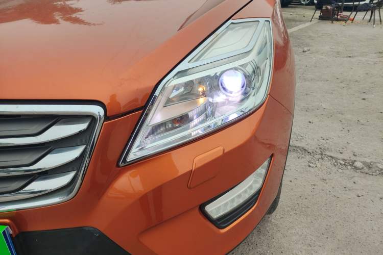 Used BAIC Weiwang S50 2016 1.5T CVT Joyful Premium Edition Left Front Headlight