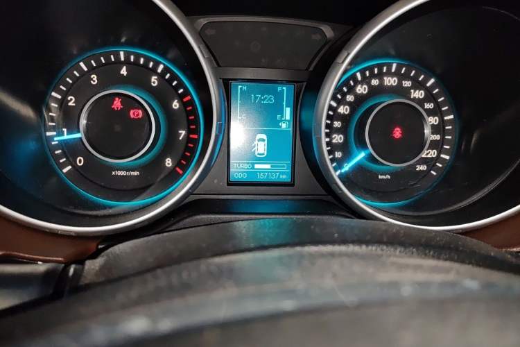 Used BAIC Weiwang S50 2016 1.5T Manual Joyful Luxury Edition Odometer Close Up