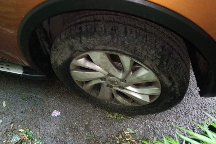 Used BAIC Weiwang S50 2016 1.5T Manual Happy Motion Superior Edition Right Front Wheel Hub