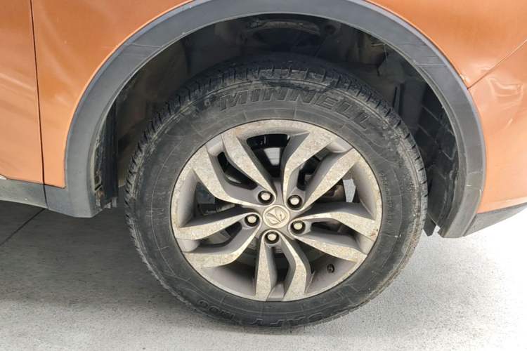 Used BAIC Weiwang S50 2016 1.5T Manual Lede Premium Edition Right Front Wheel Hub