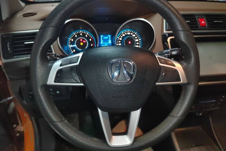 Used BAIC Weiwang S50 2016 1.5T Manual Joyful Luxury Edition Steering Wheel
