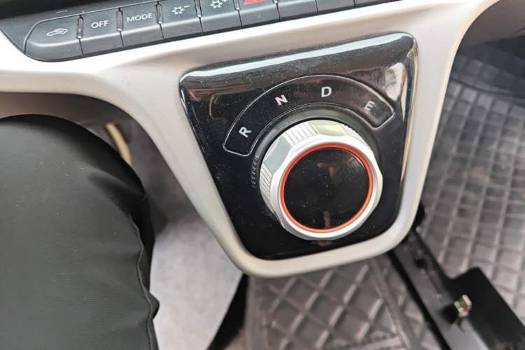 Used Baizhi New Energy Daxiong 2022 10.36 kWh Raccoon Gear Lever