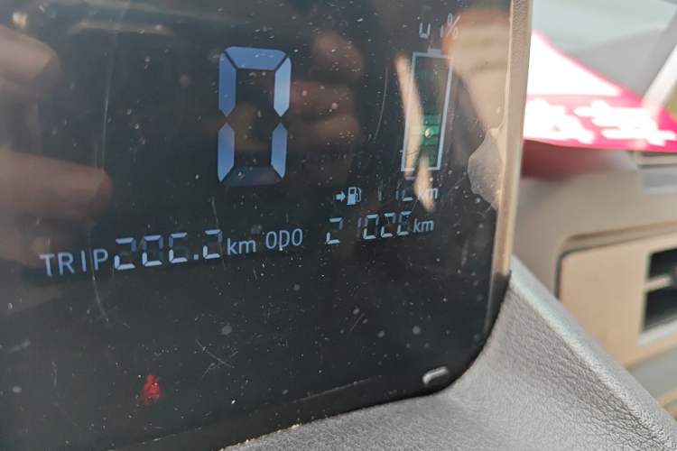 Used Baizhi New Energy Daxiong 2022 10.36 kWh Raccoon Odometer Close Up