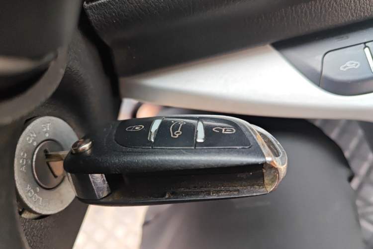 Used Baizhi New Energy Daxiong 2022 10.36 kWh Raccoon Vehicle Key