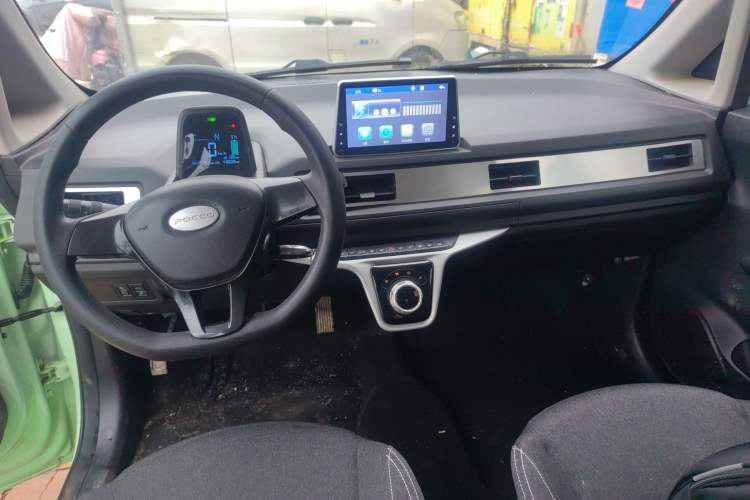 Used Baizhi New Energy Daxiong 2022 10.36 kWh Raccoon Center Console
