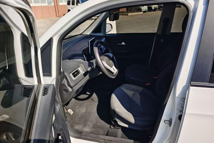 Used Baizhi New Energy Daxiong 2022 15kWh Cool Bear Standard Edition Interior 1