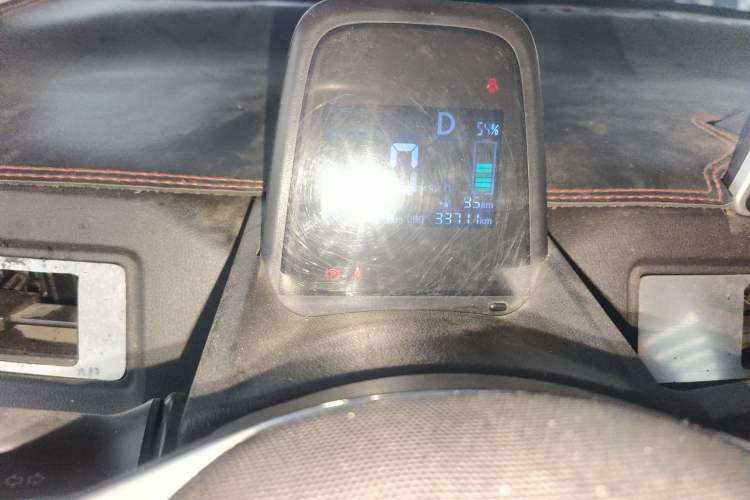 Used Baizhi New Energy Daxiong 2022 15kWh Cool Bear Standard Edition Odometer Close Up